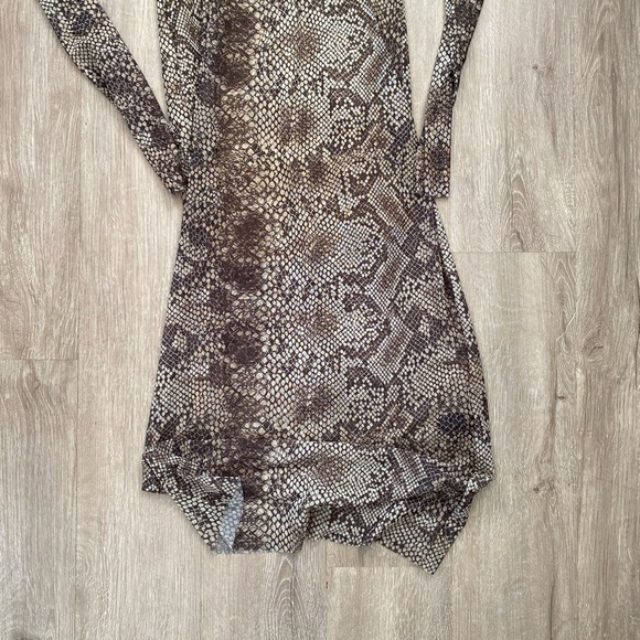 & Other Stories Snake Skin Print Mesh Faux Wrap Midi Dress V Neck Lined - Picture 3 of 5